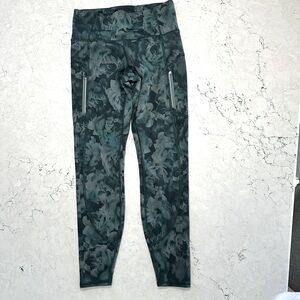 Athleta Rainier printed tight size small